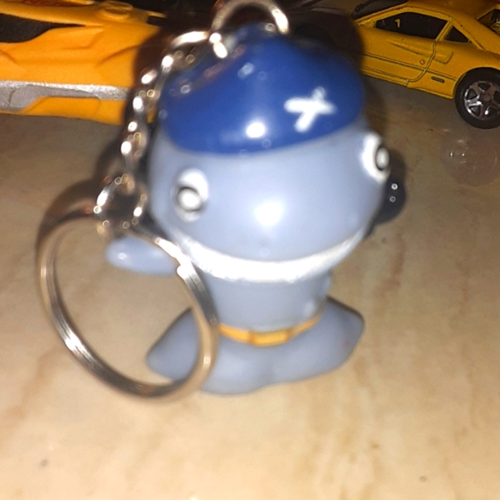STAR AWARDS ITZY BITZYS SHARK COP KEYCHAIN CHARM NRMINT CONDITION